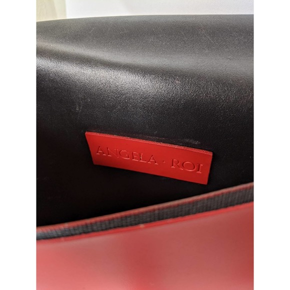 Elegant Red Women's Crossbody Bag - Picture 9 of 9